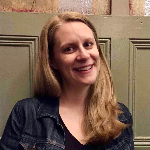 Meet your Posher, Christina - Picture 1 of 1